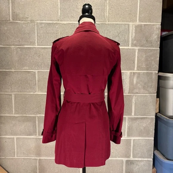 Burberry trench coat. - Picture 6 of 16